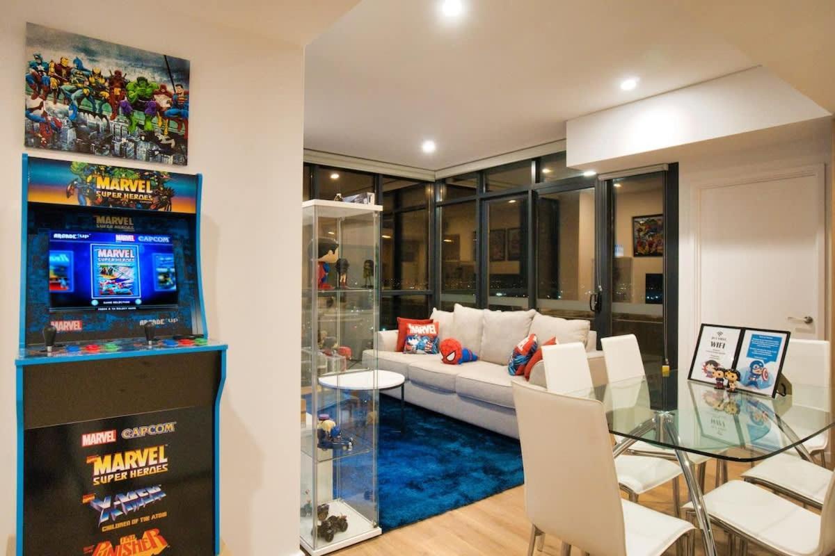 Dc Vs Marvel Theme Ft Arcade Machine Pool Gym Sauna Bbq Adelaide Exterior foto